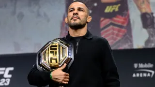Exames aliviam Pantoja após lesão grave no UFC; revanche pode sair