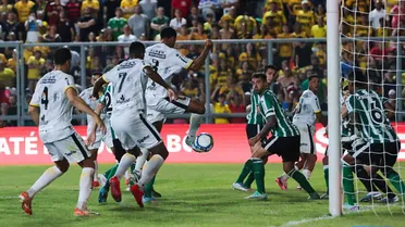 Coritiba perde para o Amazonas, deixa de entrar no G4 e segue sem vencer fora