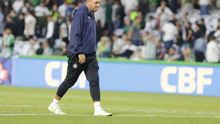 Sem entrar em campo e após pior sequência, Coritiba volta para lanterna do Brasileirão