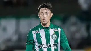 Cria do Coritiba sofre grave lesão em clube da Série C