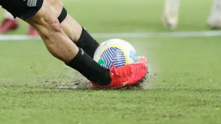 Athletico perde pênalti de forma bizarra; veja o lance