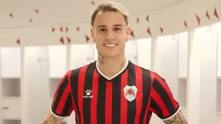 Ex-Corinthians, Róger Guedes é oficializado como reforço do Al Rayyan