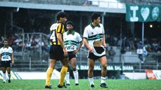 Perto de completar 54 anos, ex-Coritiba Kazu renova contrato no Japão