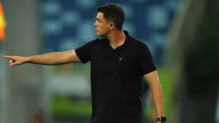 Barbieri tenta manter discurso calmo, mas Athletico sofre queda brusca na tabela com derrota