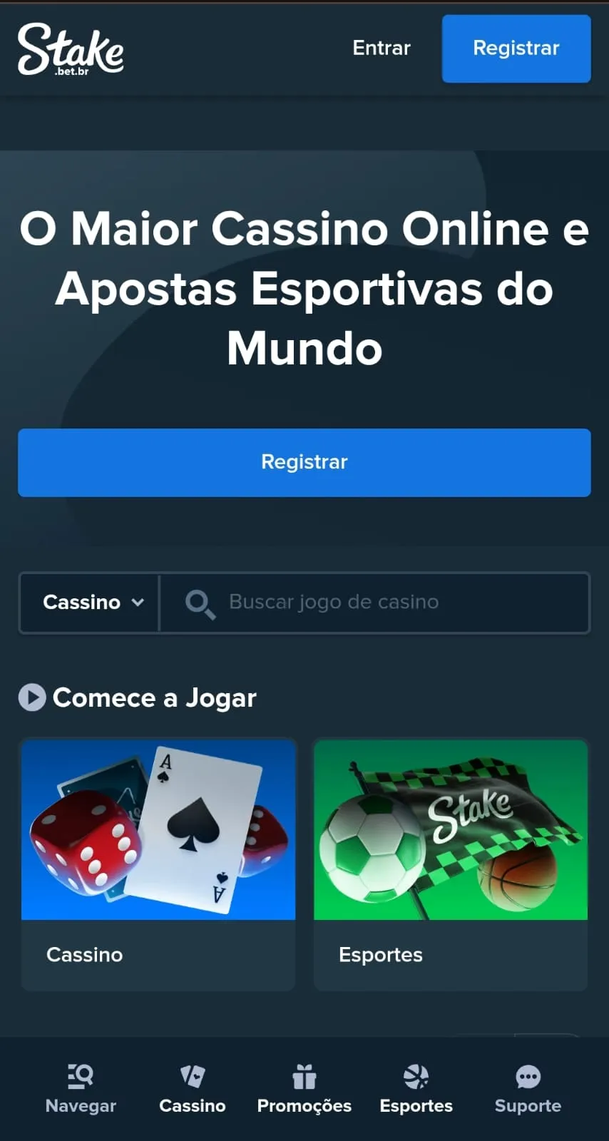 App da Stake com esportes e cassino, com destaque para a interface da página principal e os botões de navegação.