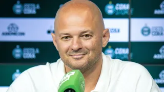 Coritiba amplia contrato de atacante que integra o elenco principal