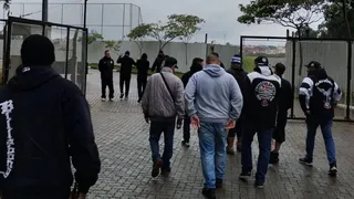 Organizada vai ao CT e cobra dos principais jogadores melhor desempenho do Corinthians