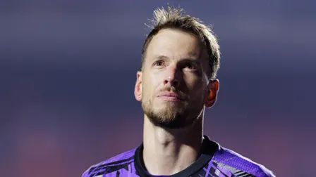 Sem clube aos 37 anos, ex-Athletico Neto vive reviravolta com retorno a gigante europeu