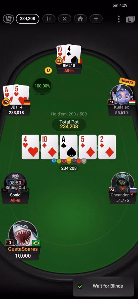 Jogo de poker Texas Holdem com seis jogadores no momento do showdown.