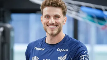 Bento volta ao CT do Athletico antes de apresentação à seleção brasileira