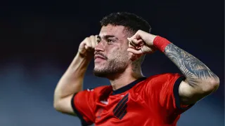 Rômulo volta a brilhar no Defensores del Chaco em vitória do Athletico