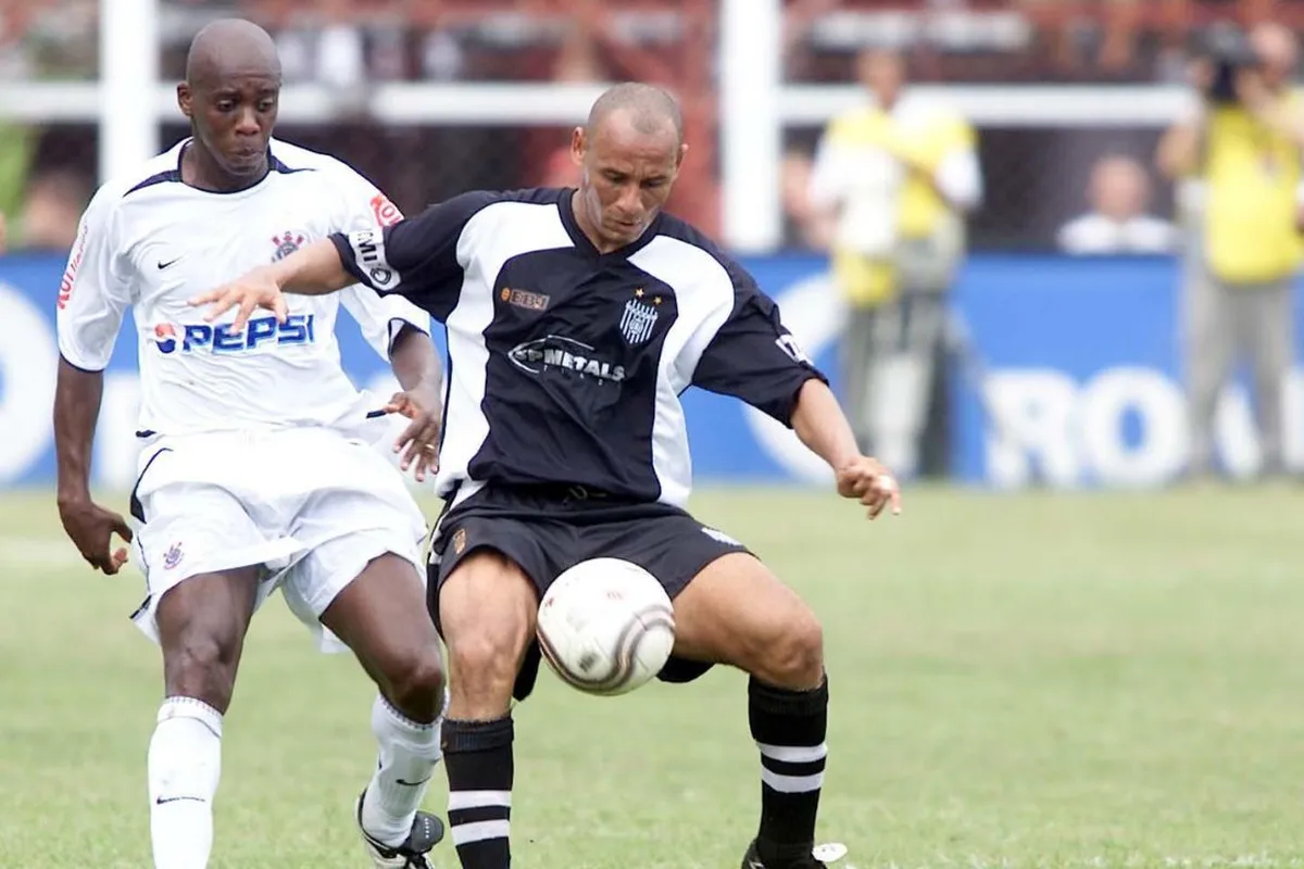 Imagem ilustrativa sobre Ex‑Corinthians Régis Pitbull vive nas ruas por dependência de crack e exige ser "morto"