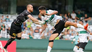 Coritiba para em atuação de gala do goleiro do Cascavel e está fora do Paranaense