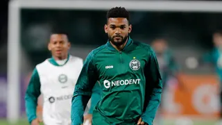 Coritiba recusa proposta e evita saída de zagueiro Bruno Viana