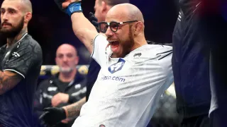 Em alta no UFC, paranaense tem data para voltar ao octógono