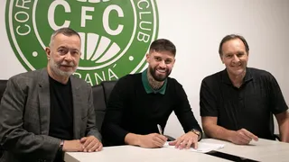 Coritiba confirma contratação do atacante Fabrício Daniel