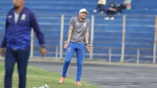 Técnico do Paraná descarta retornos de Alemão e Biteco: “Hoje não”