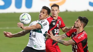Em jogo fraco e com poucas emoções, Coritiba e Athletico não saem do zero