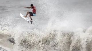 Ítalo Ferreira vai para a final do surfe; Medina vai disputar o bronze