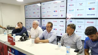 Luiz Alberto afirma que problema do Paraná é o passado e garante que clube “não vai acabar”