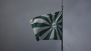 Na ZR e há cinco jogos sem vencer, Coritiba tem segurança reforçada no CT