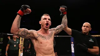 Nocautes e finalizações brutais no UFC Vegas 30; veja os vídeos