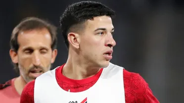 Lateral volta a atuar pelo Athletico após 128 dias e tem atuação apagada em derrota