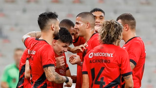 Athletico goleia o PSTC e reassume liderança do Estadual