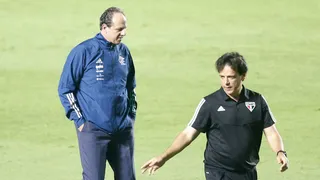 Defensores da manutenção incondicional de técnicos se apoiam na virada de Diniz