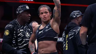 UFC 319: Karine Silva é vaiada por vitória; veja resultados dos brasileiros