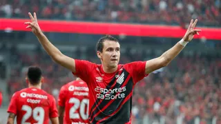 Ídolo marcado por rebaixamento se despede do Athletico: “Nunca foi um contrato ou um troféu”
