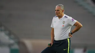 A obrigação de Tite em montar um ataque poderoso na seleção e o discurso de Barroca no Coritiba