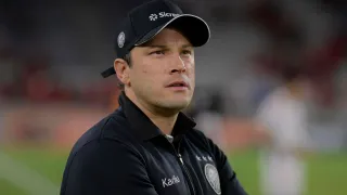 Técnico campeão pelo Operário tem negociação para acertar com o Flamengo
