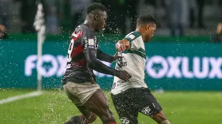 “Bateram nele o tempo inteiro”: Odair defende substituição de Viveros no Atletiba