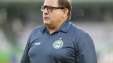 Técnico do Coxa pede calma e lateral reconhece má fase: “Torcedor está p…”