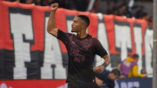Em Série B tão fraca, Athletico vence após um mês e volta a sonhar