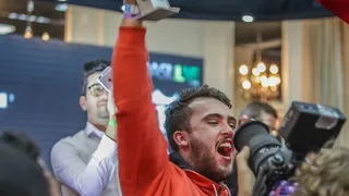 Jovem de Curitiba supera preconceito e fatura R$ 780 mil em torneio de poker