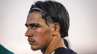 Athletico encaminha a contratação de promessa sul-americana de 18 anos