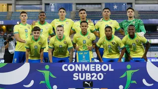 Zagueiro do Athletico é expulso, mas Brasil supera o Uruguai e começa hexagonal final com o pé direito