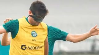 Kuscevic e Dombroski retornam aos treinos do Coritiba, mas Henrique preocupa