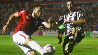 Paraná Clube sofre empate do Operário nos acréscimos e frustra torcida que lotou a Vila