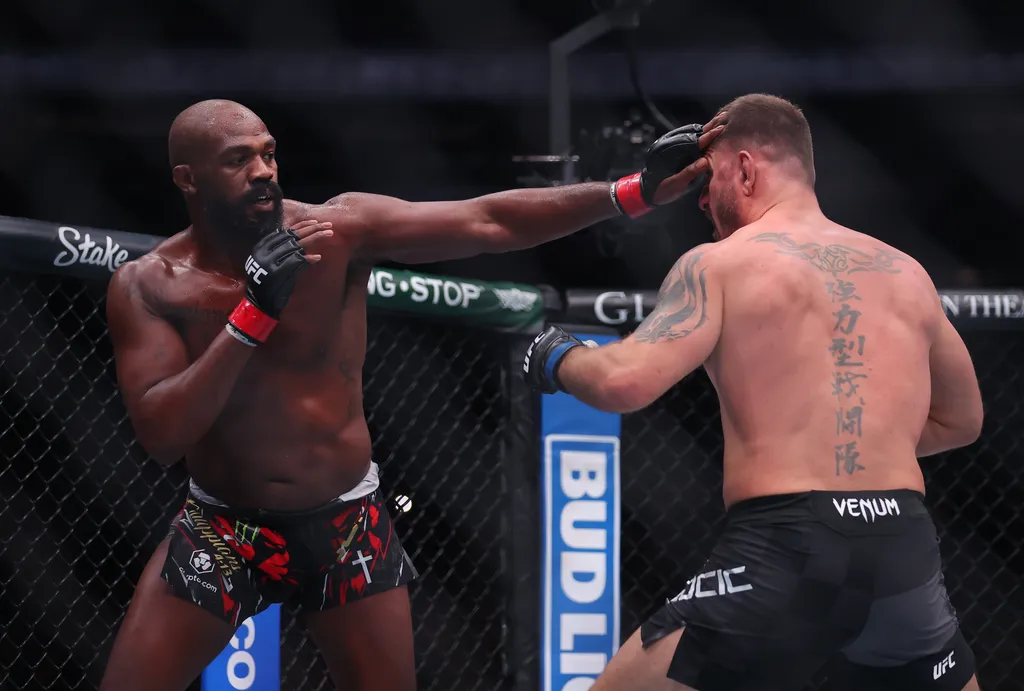 MMA: UFC 309 - Jones vs Miocoic
