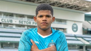 Coritiba negocia joia da base de graça e gera revolta