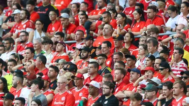 Gre-Nal: Torcedores do Inter ficam feridos por cadeiras atiradas por rivais