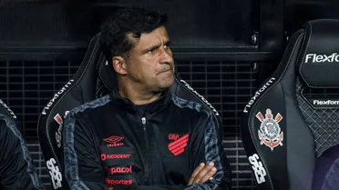 “Continuamos vivos”, confia Wesley sobre Athletico na Libertadores 2024