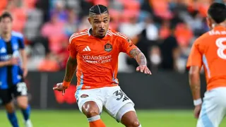 Ex-Coritiba, Júnior Urso acerta com SAF brasileira de magnata dos relógios
