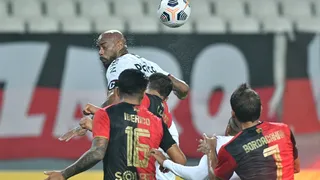 Em Lima, o Athletico joga no seu limite. E perde