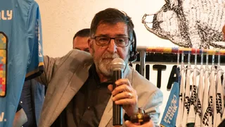 Após eliminação, René Simões prevê dificuldade e pede apoio e sacrifícios