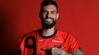 Após longa novela, Athletico fecha contratação de artilheiro do América-MG