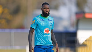 Gerson celebra volta à seleção e relembra problema de saúde: “Poderia não jogar mais”